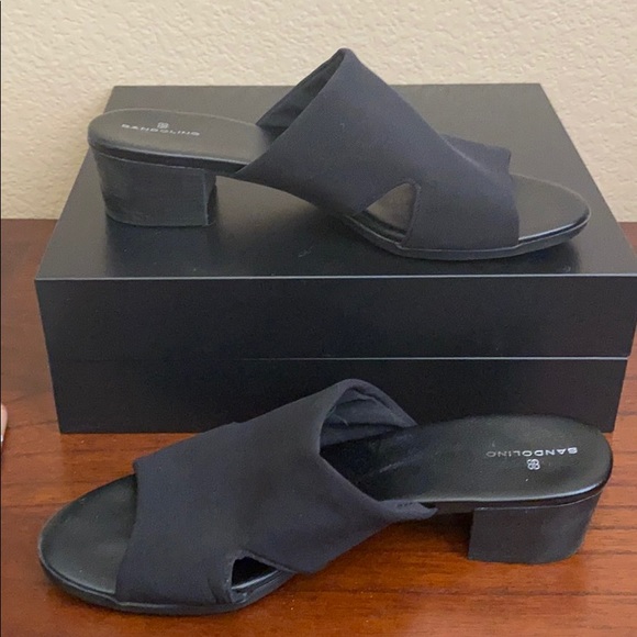Bandolino Black Slip on Sandals - Picture 3 of 7